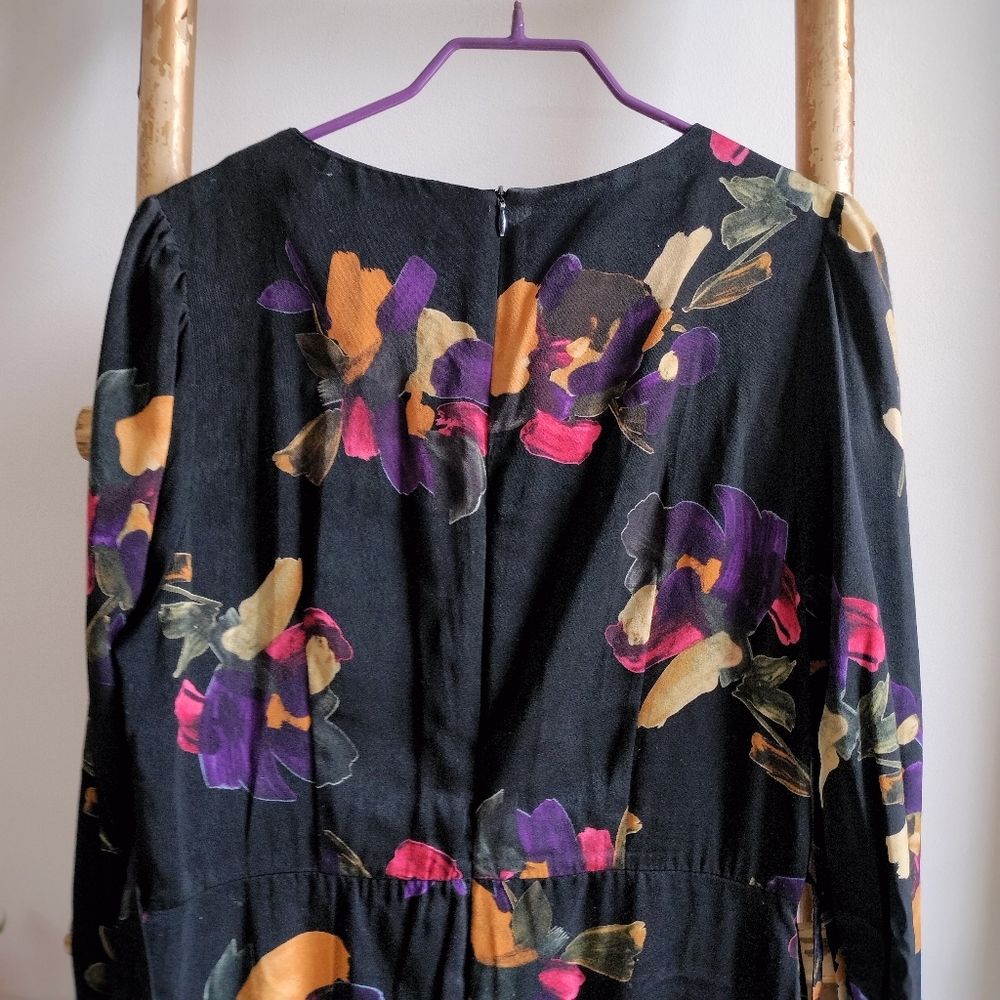 Elegant Floral Marrant Dress - Picture 9 of 16